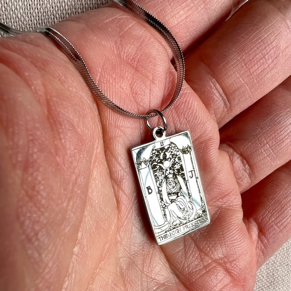 925 Stainless Steel HIGH PRIESTESS Tarot Card Necklace Pendant - Picture 7 of 9